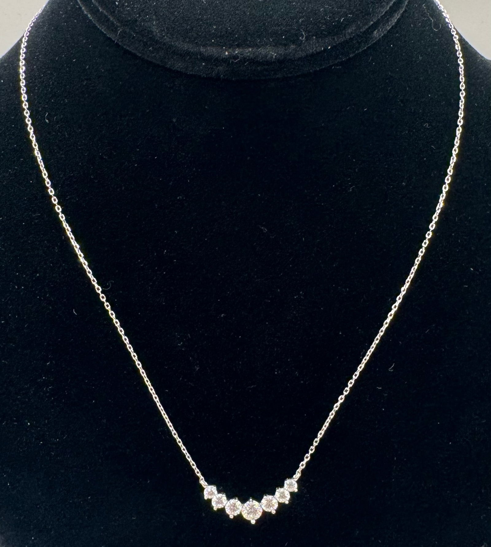 Sparkling VVS Necklace (1 of 1)