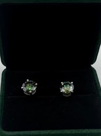 2 Carats Green VVS Earrings