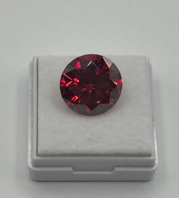 10 Carats Red VVS Stone