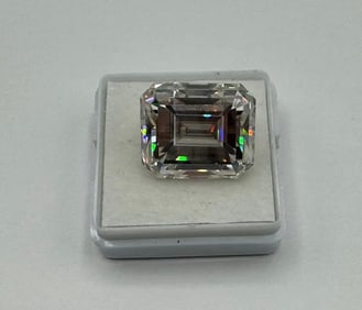 Emerald Cut 20 Carats VVS Stone