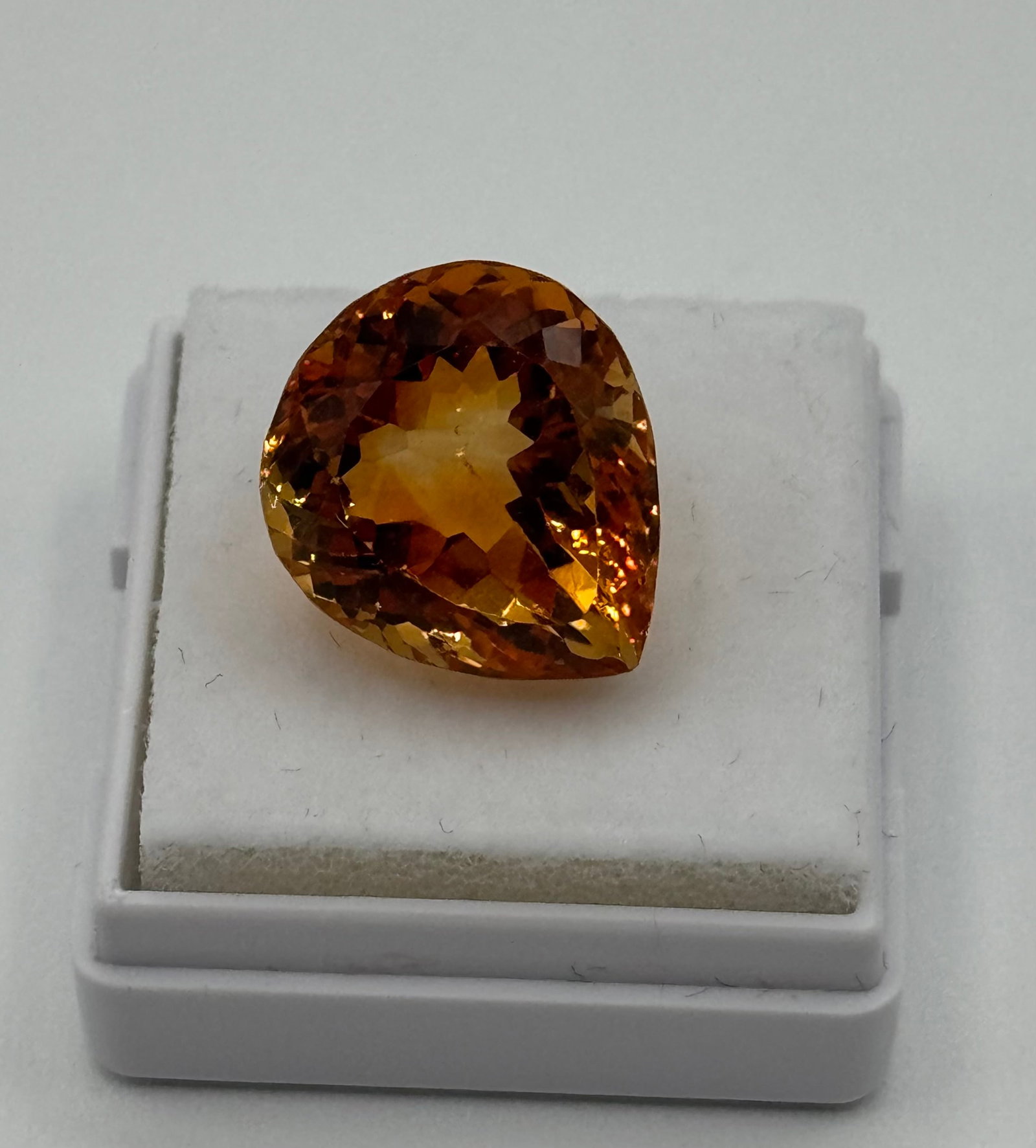 Beautiful Citrine Stone: Natural Citrine Weight: 13 Carats