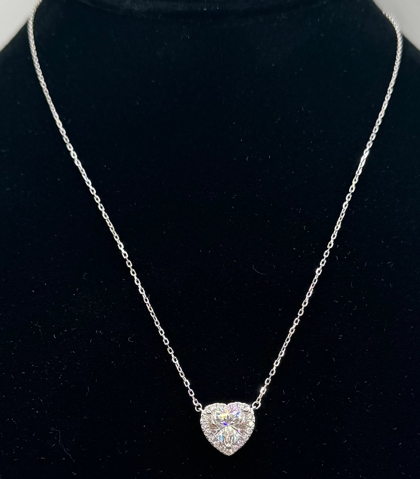 Heart Shape VVS Necklace (1 of 3)