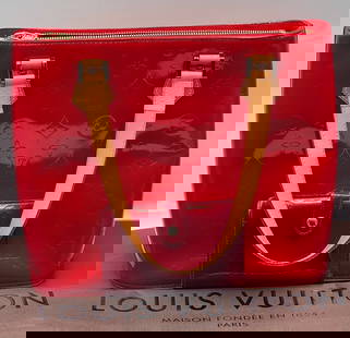 Authentic Louis Vuitton Vernis Red Houston Shoulder Tote Bag: Pre Ownedin great condition: Authentic Louis Vuitton Vernis Red Houston Shoulder Tote Bag CA1021 and it comes with Red Louis Vuitton Wallet.