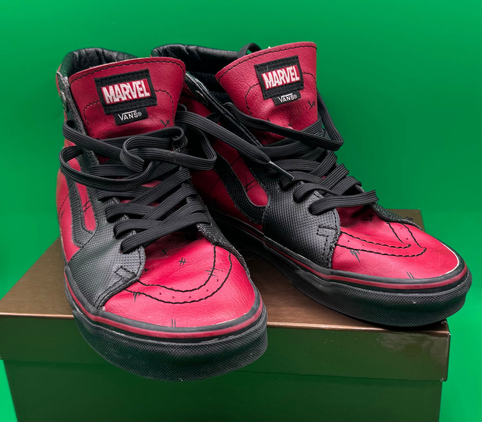 VANS Marvel Deadpool Shoes: Pre Owned: VANS x Marvel Deadpool Sk8-Hi Size 8 Mens / 9.5 Womens