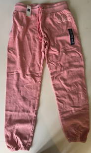 New Pink GAP Sweatpants: New Pink GAP Sweatpants With its tags size: xl 