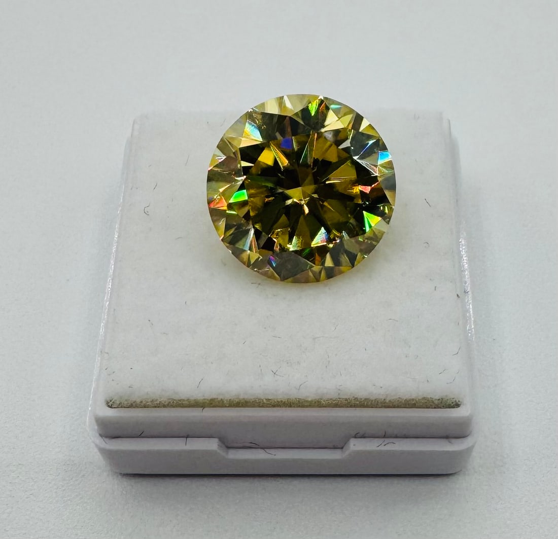 10 Carats Yellow VVS Stone (1 of 3)
