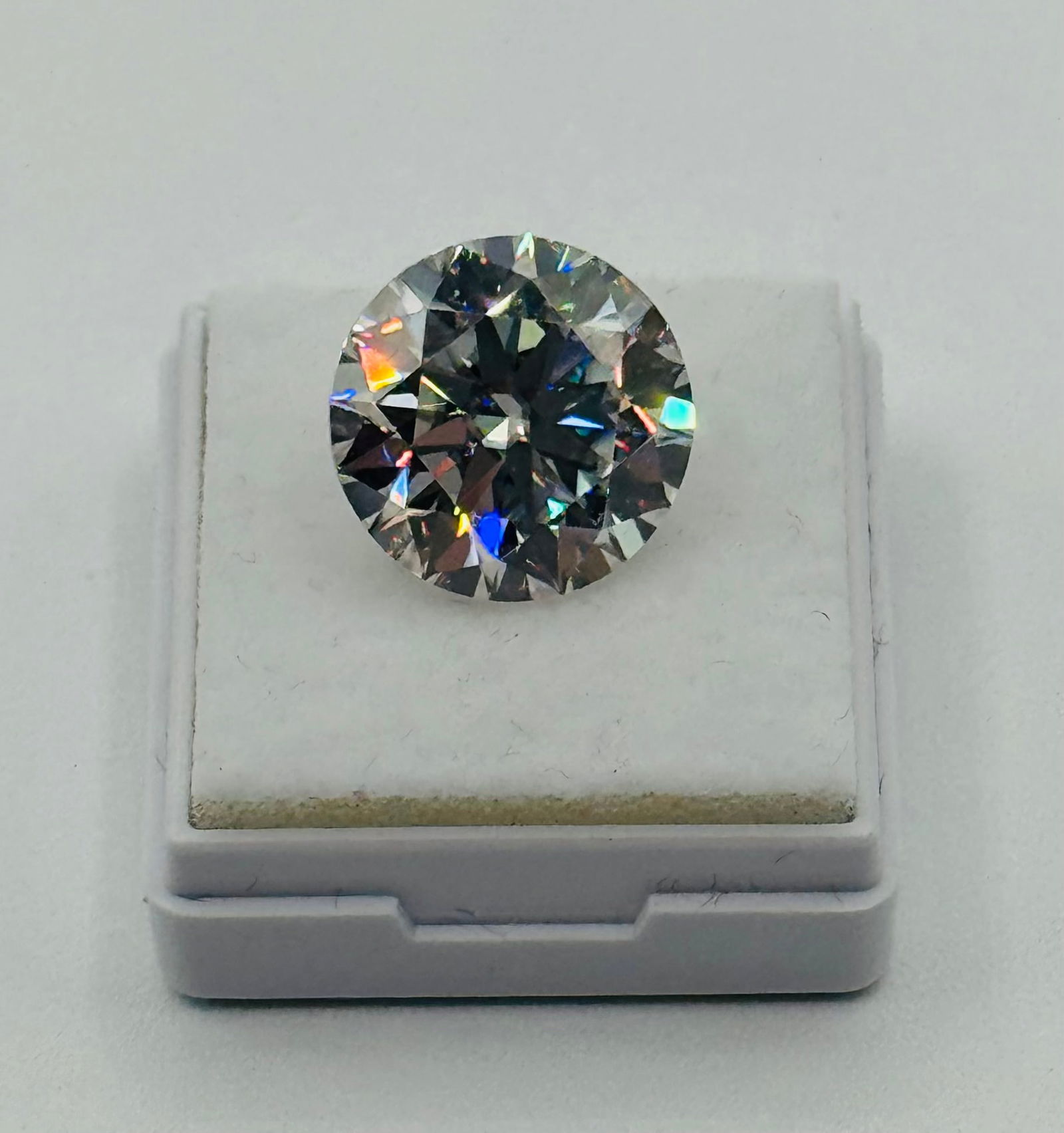 10 Carats VVS Stone (1 of 2)