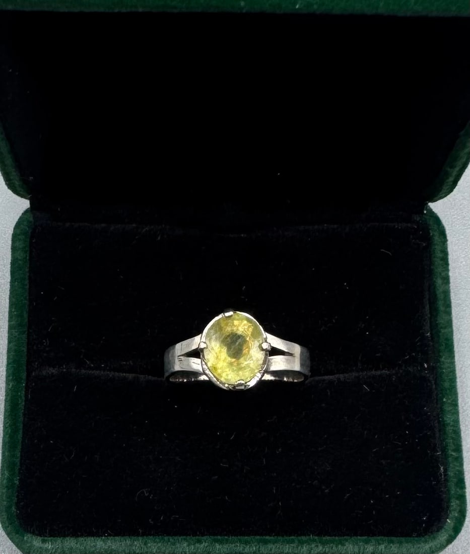 Sapphire Ring (1 of 3)