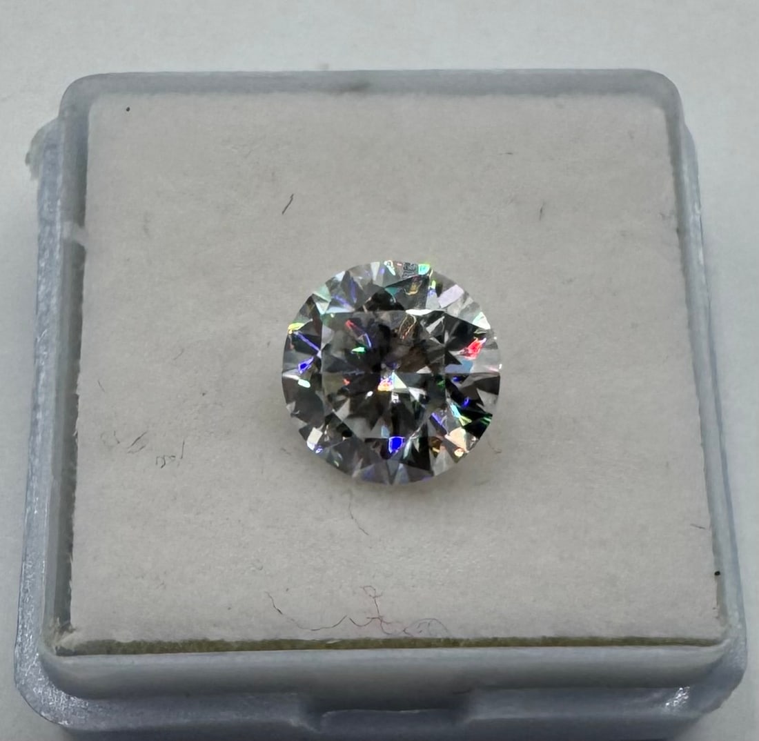 VVS 3 Carats Stone (1 of 3)