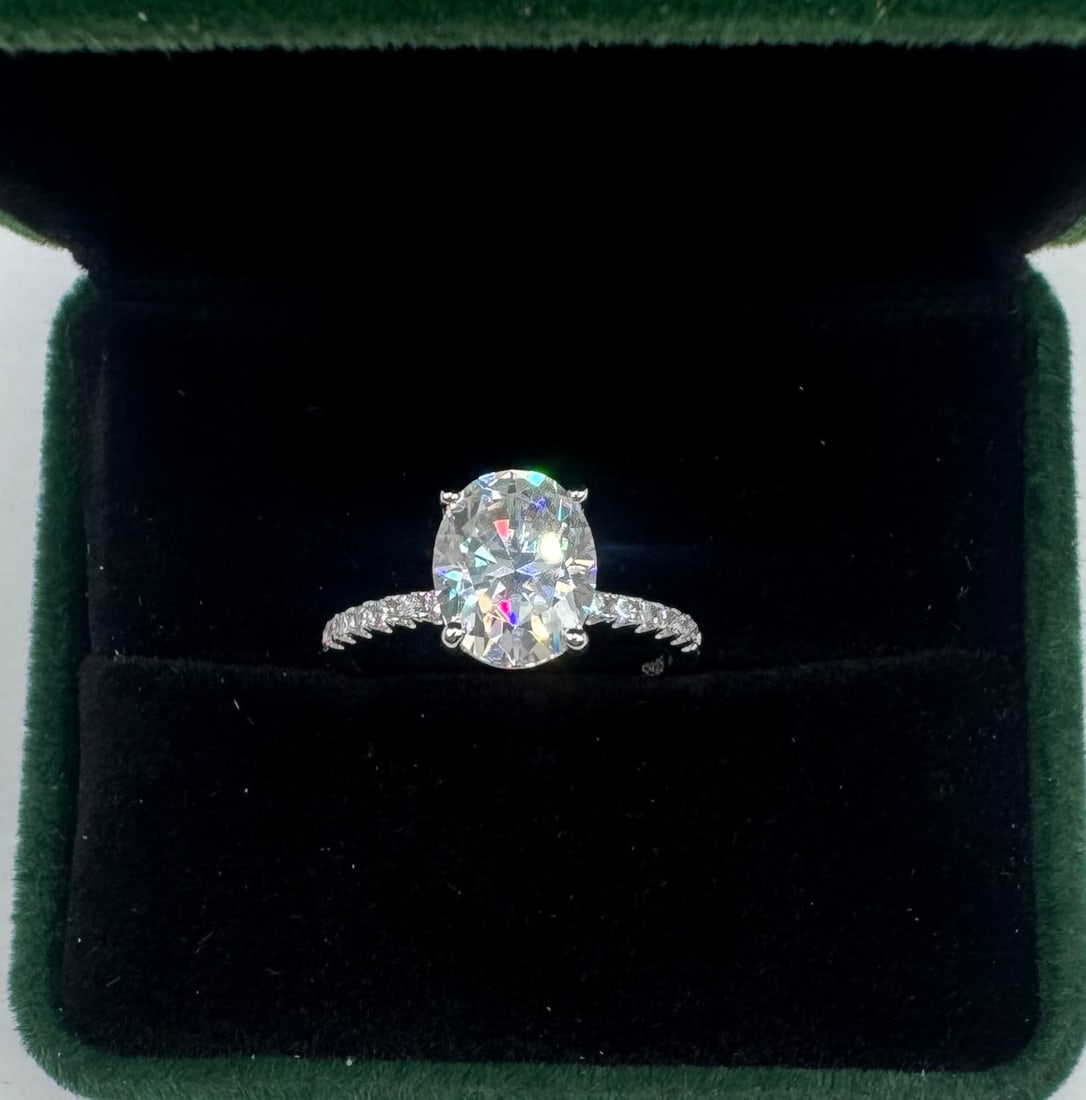 Ring Oval Shape VVS (1 of 2)