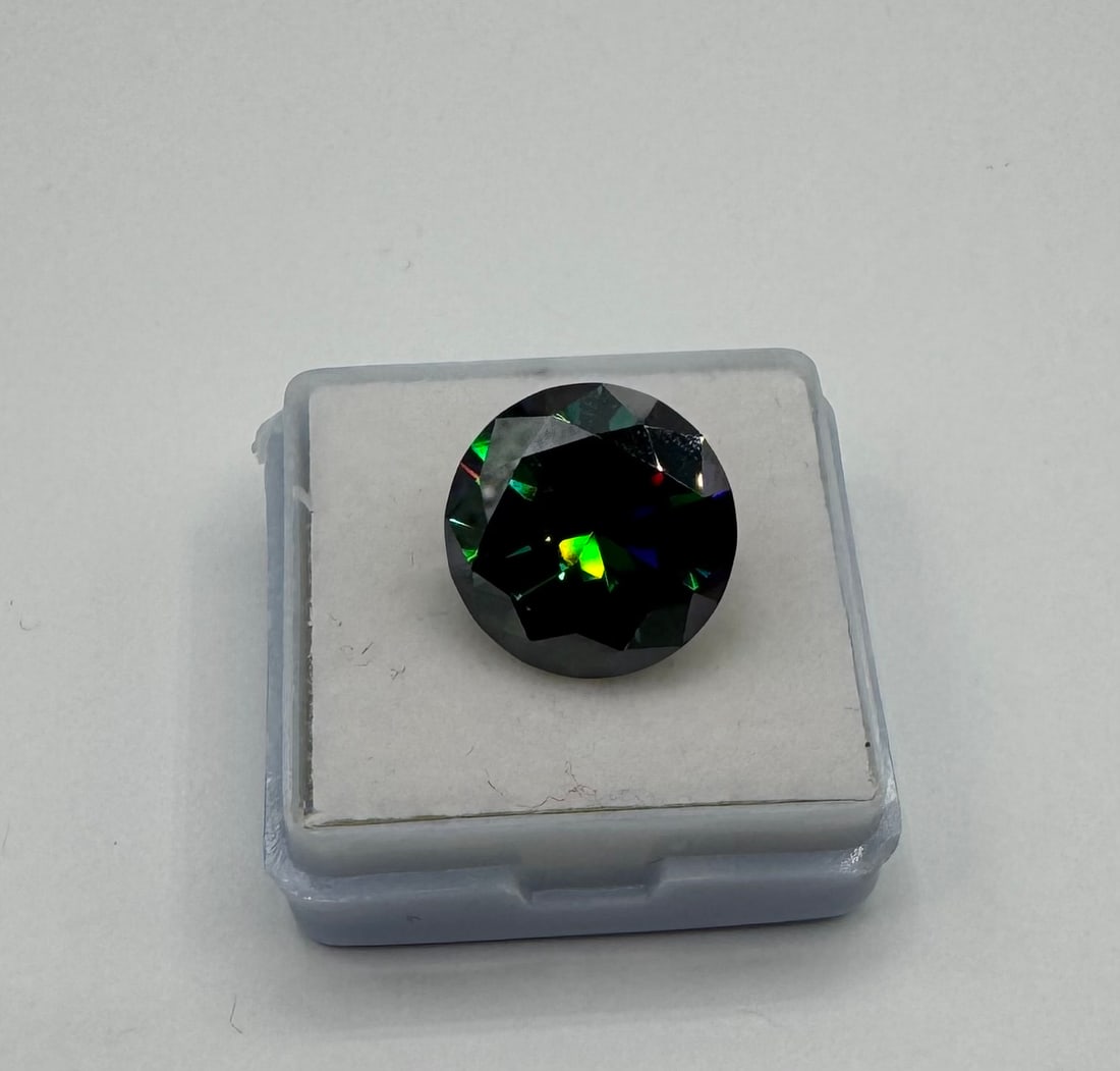 Green 10 Carats VVS (1 of 3)
