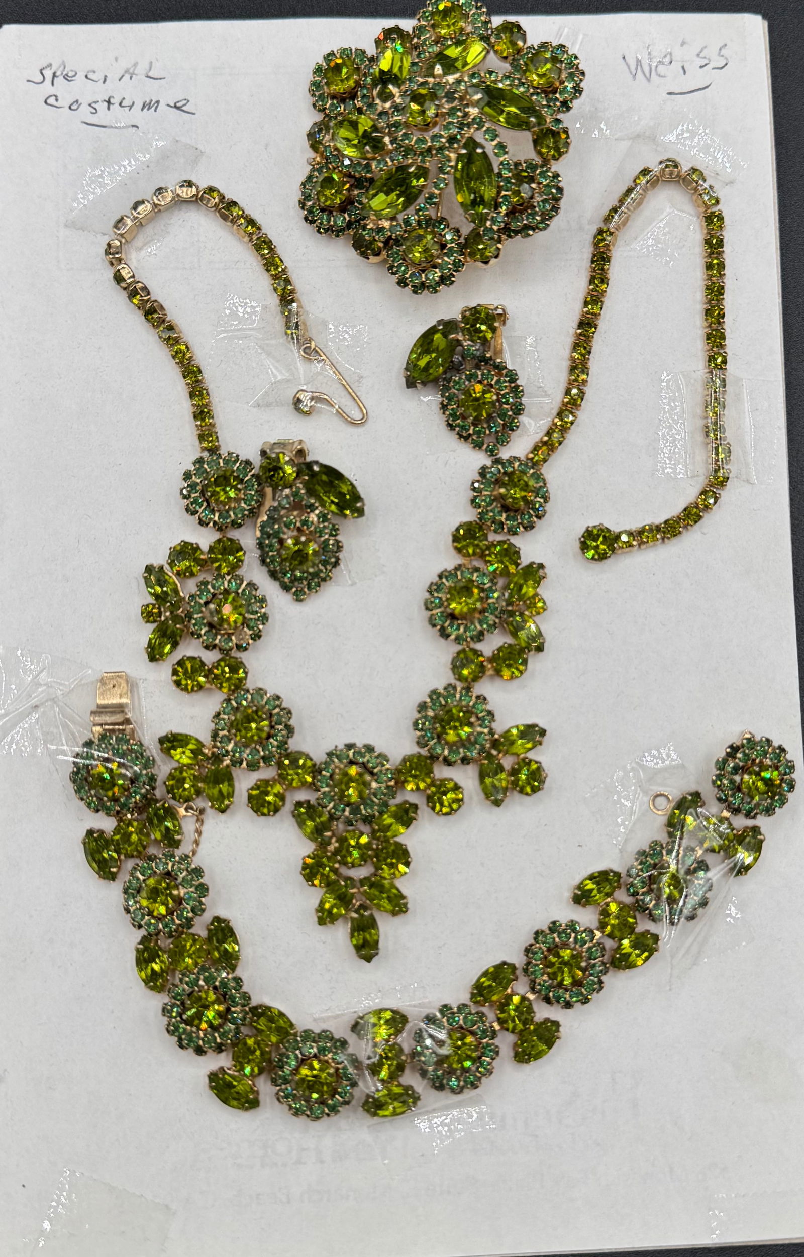 Weiss 5 Piece Set Jewelry (1 of 2)