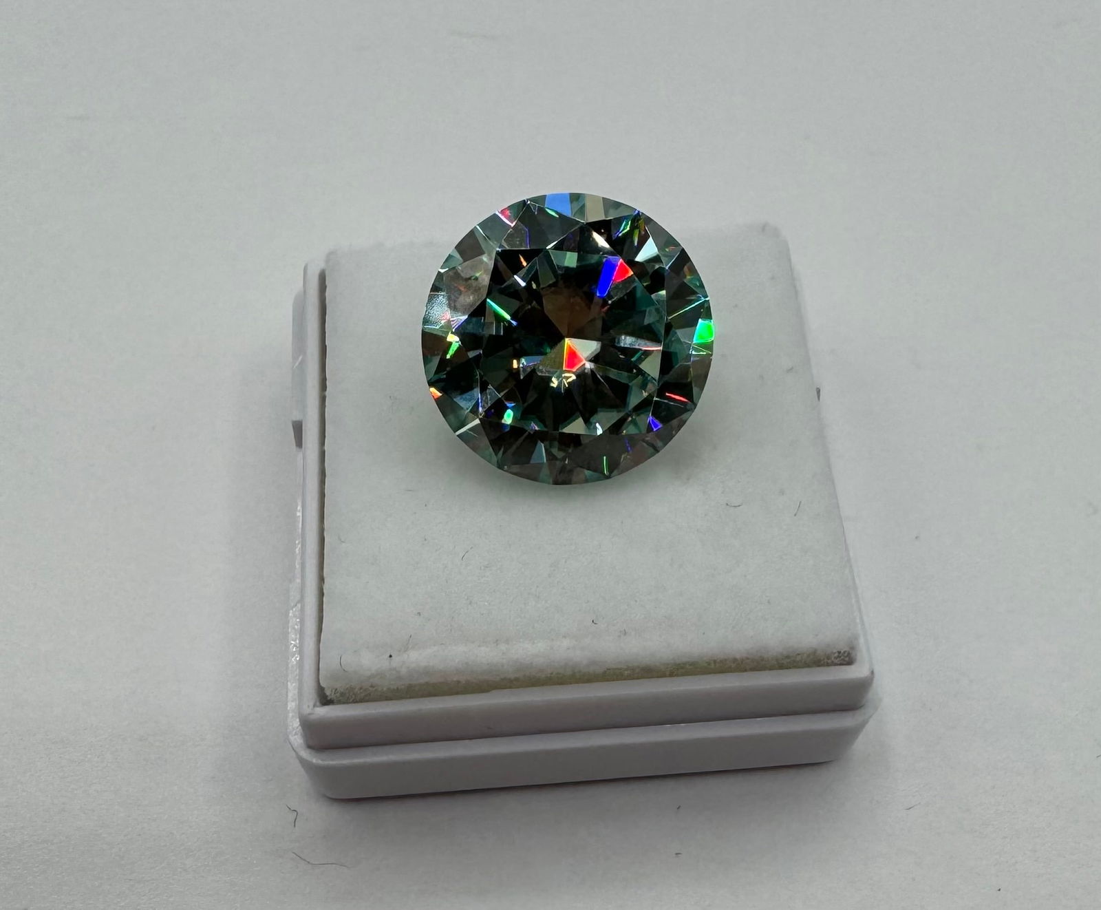 Light Blue 10 Carats VVS Stones (1 of 3)