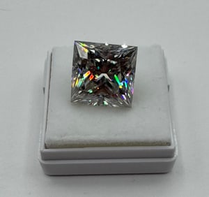 Princess Cut VVS Moissanite
