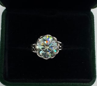 Green 5 Carats VVS Ring