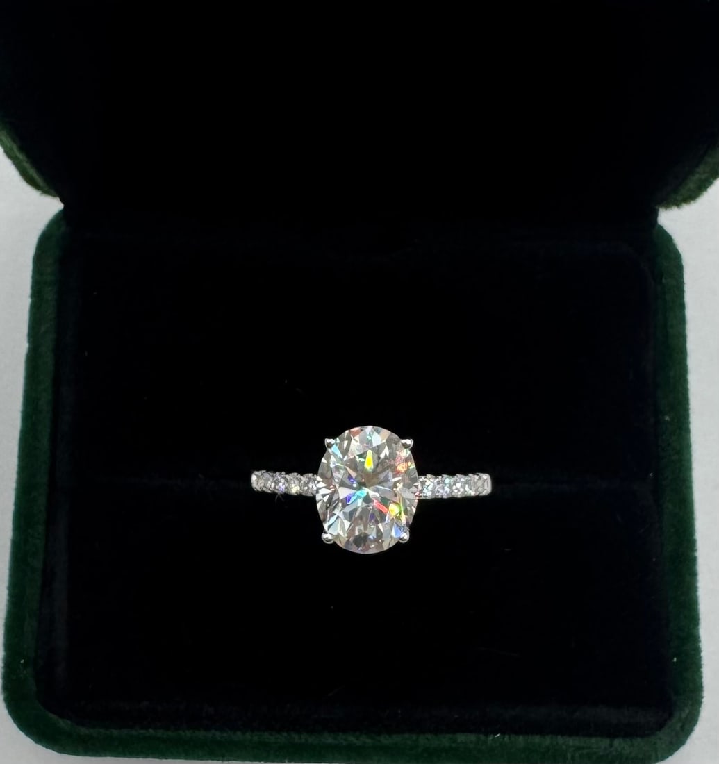 Oval Shape 2 Carats VVS Ring (1 of 2)