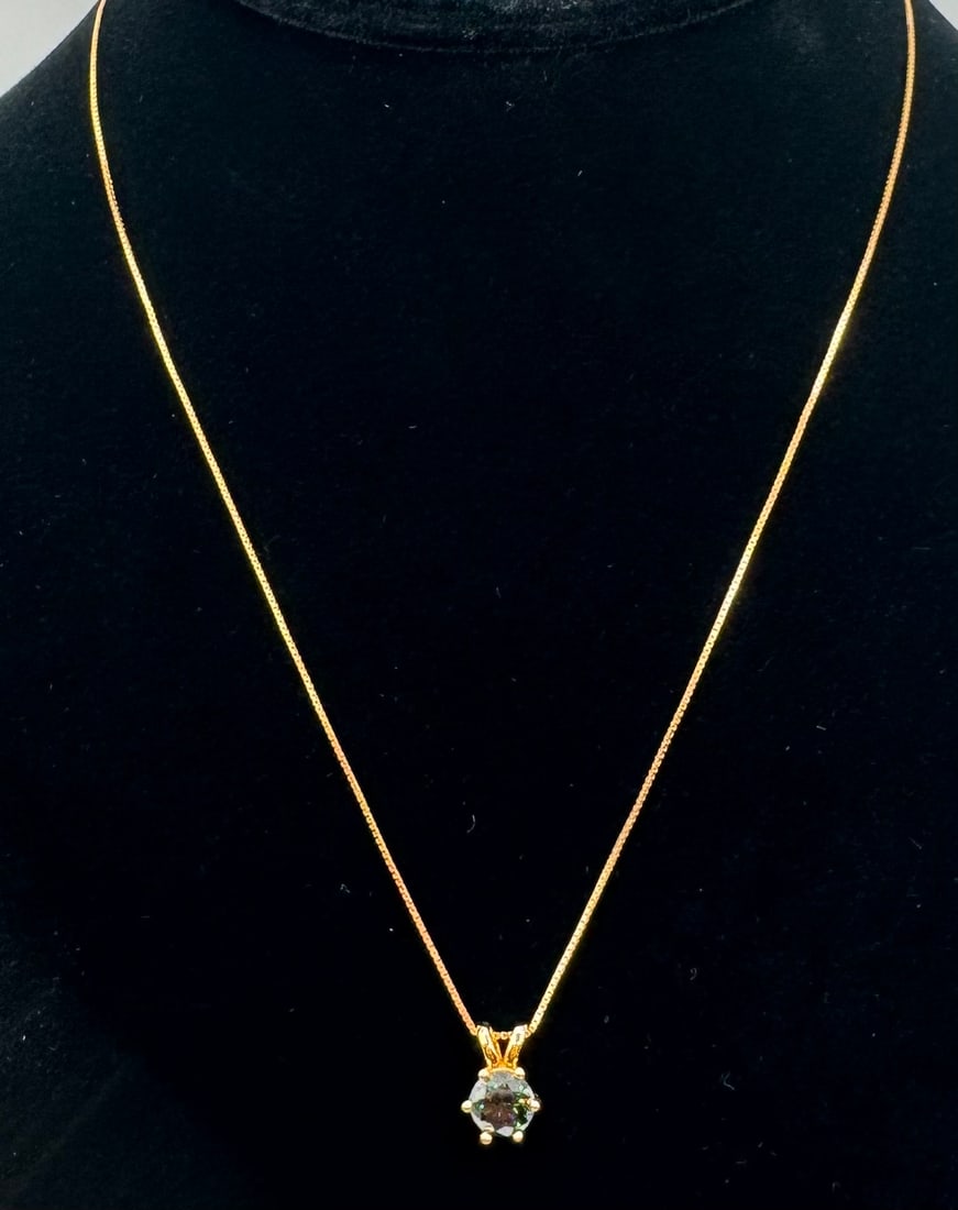 Green VVS Necklace (1 of 2)