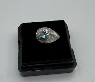 Pearl Shape VVS 4 Carats