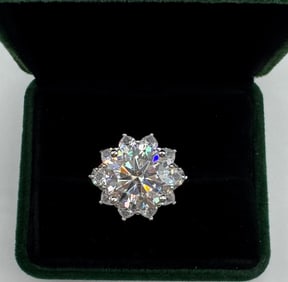Sparkling 10 Carats VVS Ring