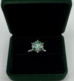 Green VVS 5 Carats Ring