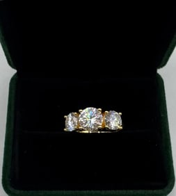 Yellow Gold 4 Carats VVS Ring