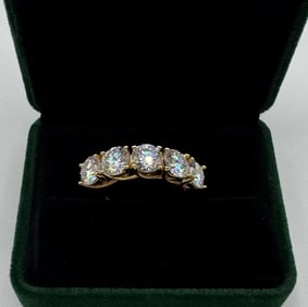 Sparkling 5 Carats VVS Ring