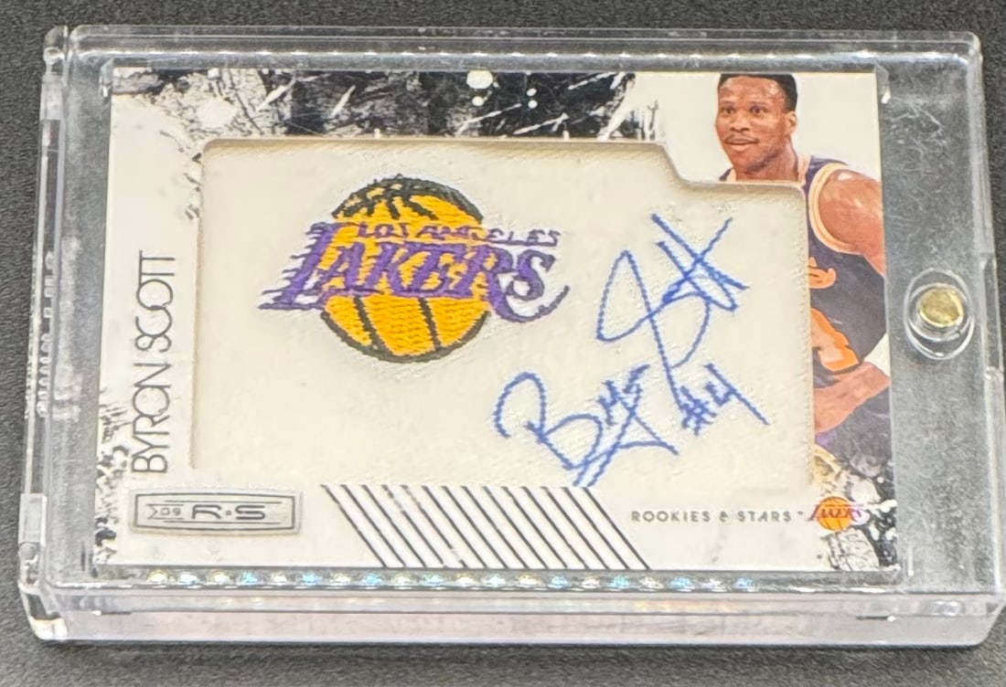 Byron Scott Lakers Patch Auto /199 (1 of 2)