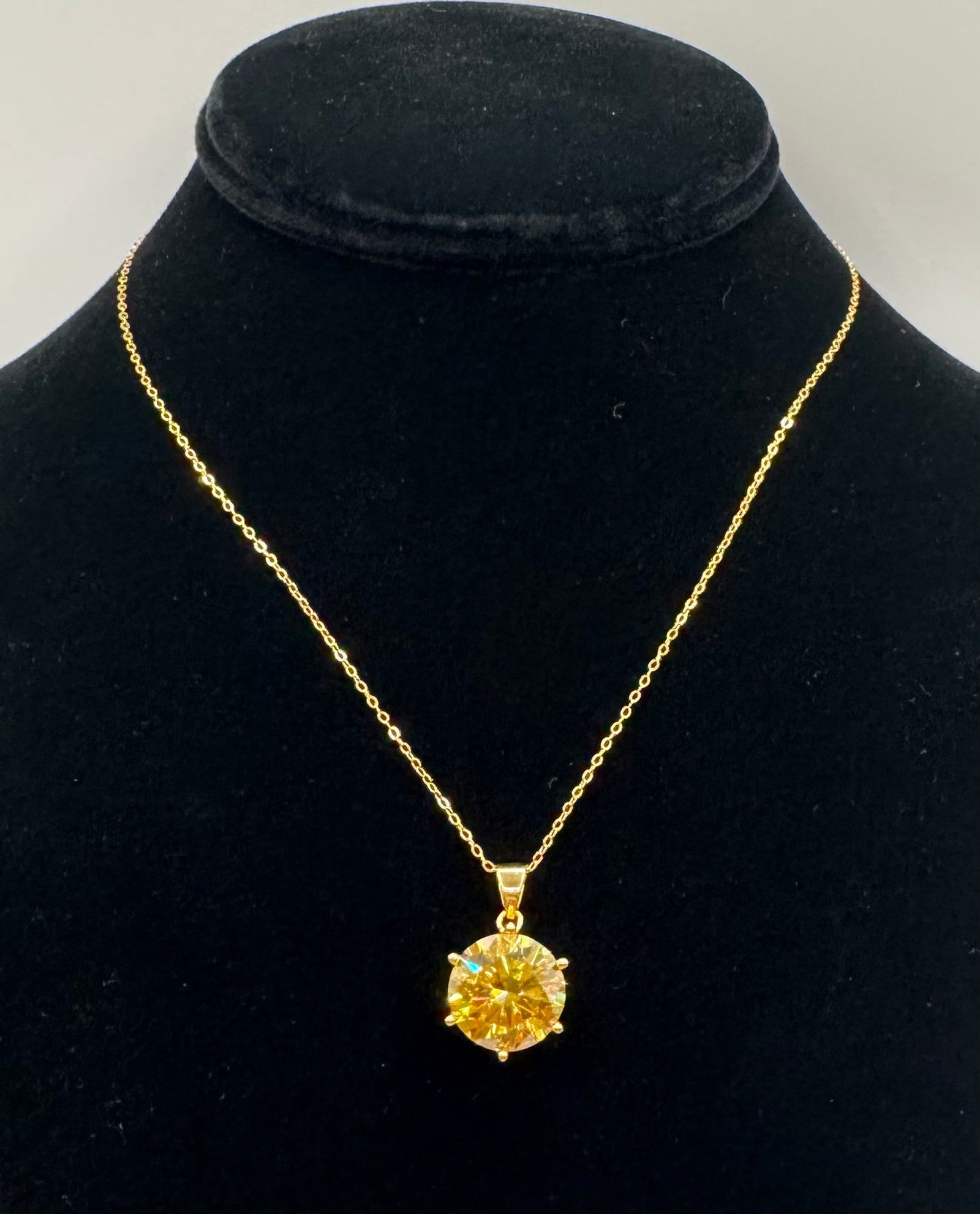 10 Carats Yellow VVS Necklace - 3