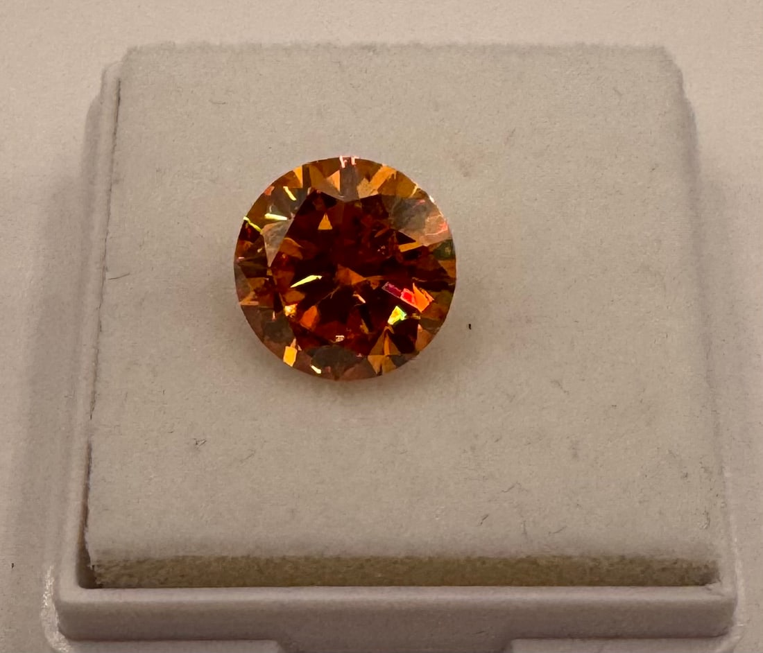 Orange Moissanite Stone: 3 Carats Sweet Orange Moissanite with Certificate Of Authenticity 
