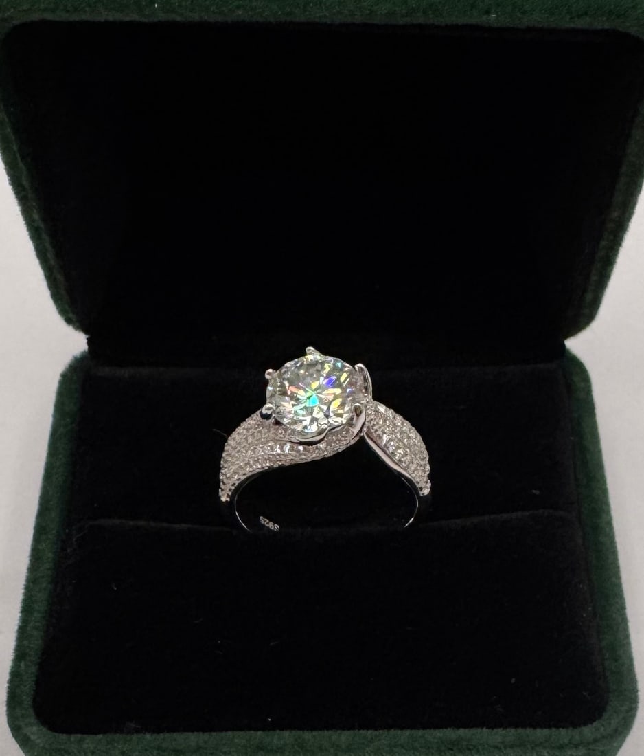 Sparkling Moissanite Ring - 3