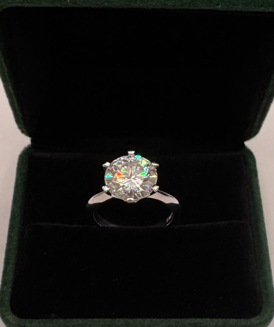 Moissanite VVS Ring - 2