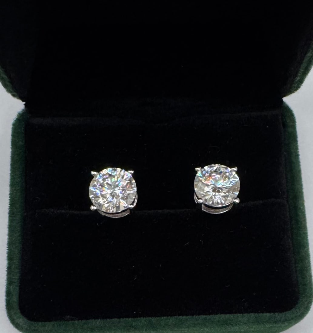 3 Carats VVS Earrings (1 of 3)