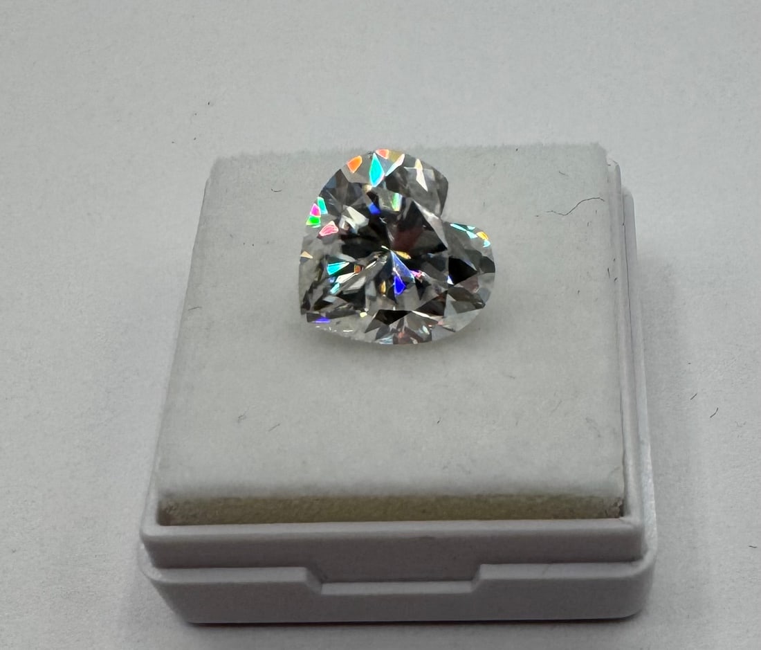 Heart Shape VVS Stone: Heart Shape 5 carats Moissanite VVS1 With Certificate : GRA Real Moissanite 