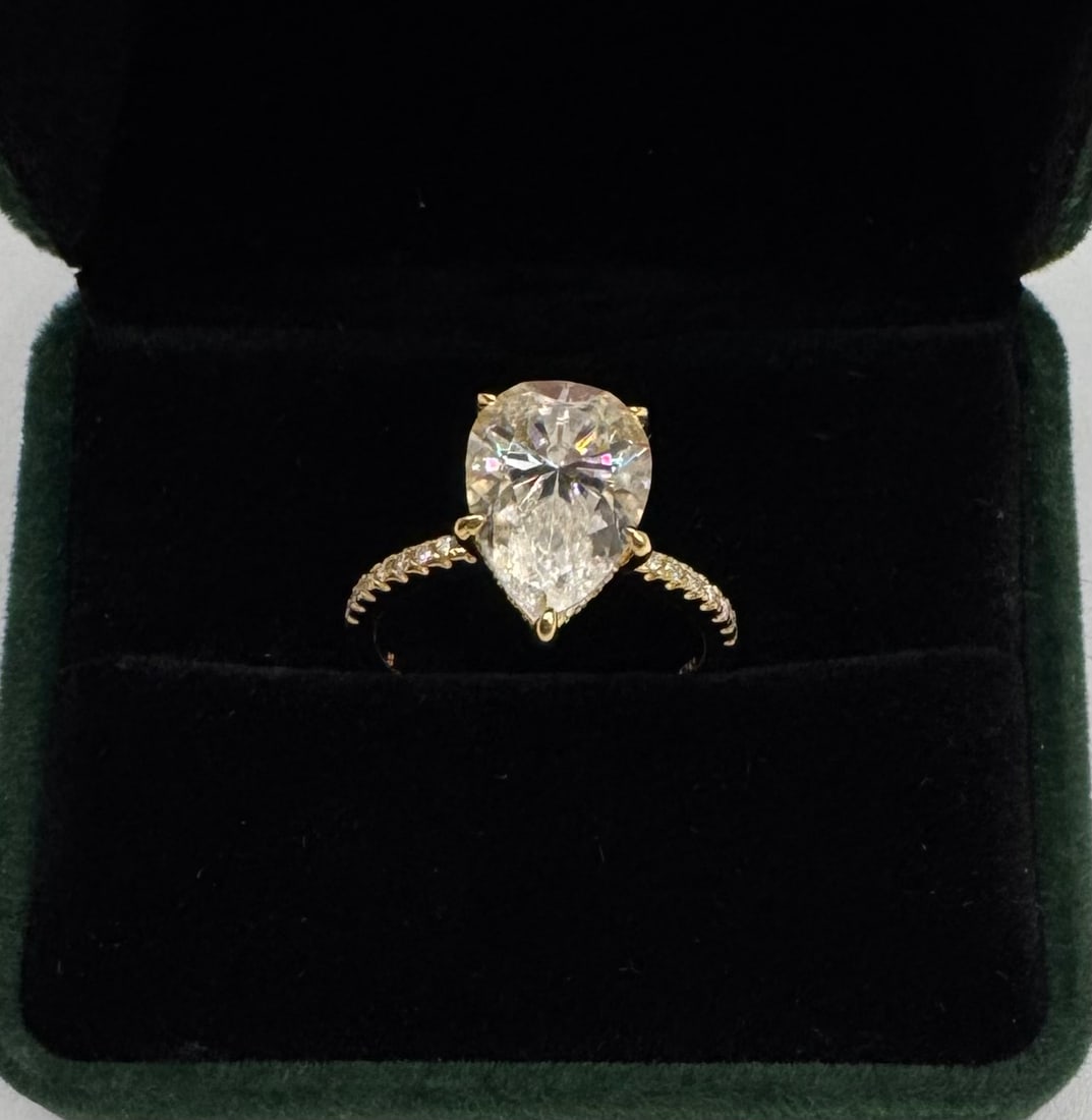 Pear Cut 5 Carats VVS Ring - 2