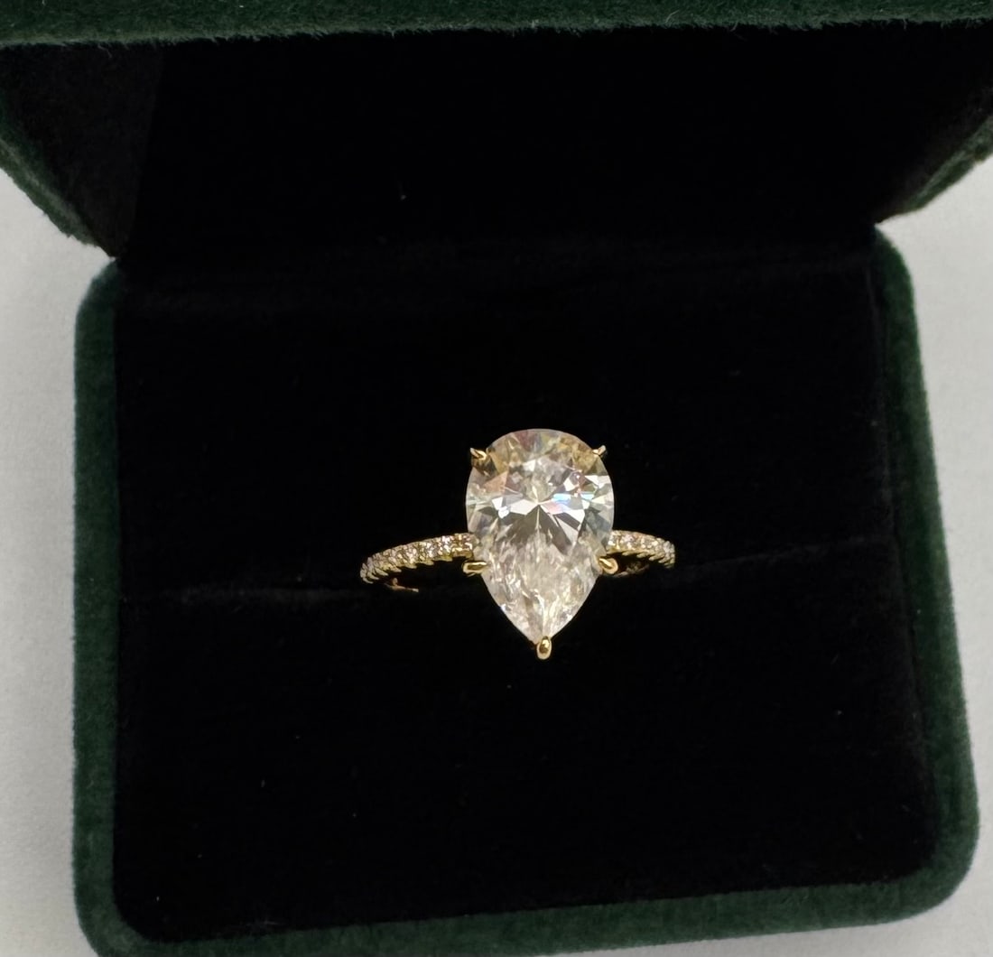 Pear Cut 5 Carats VVS Ring - 3