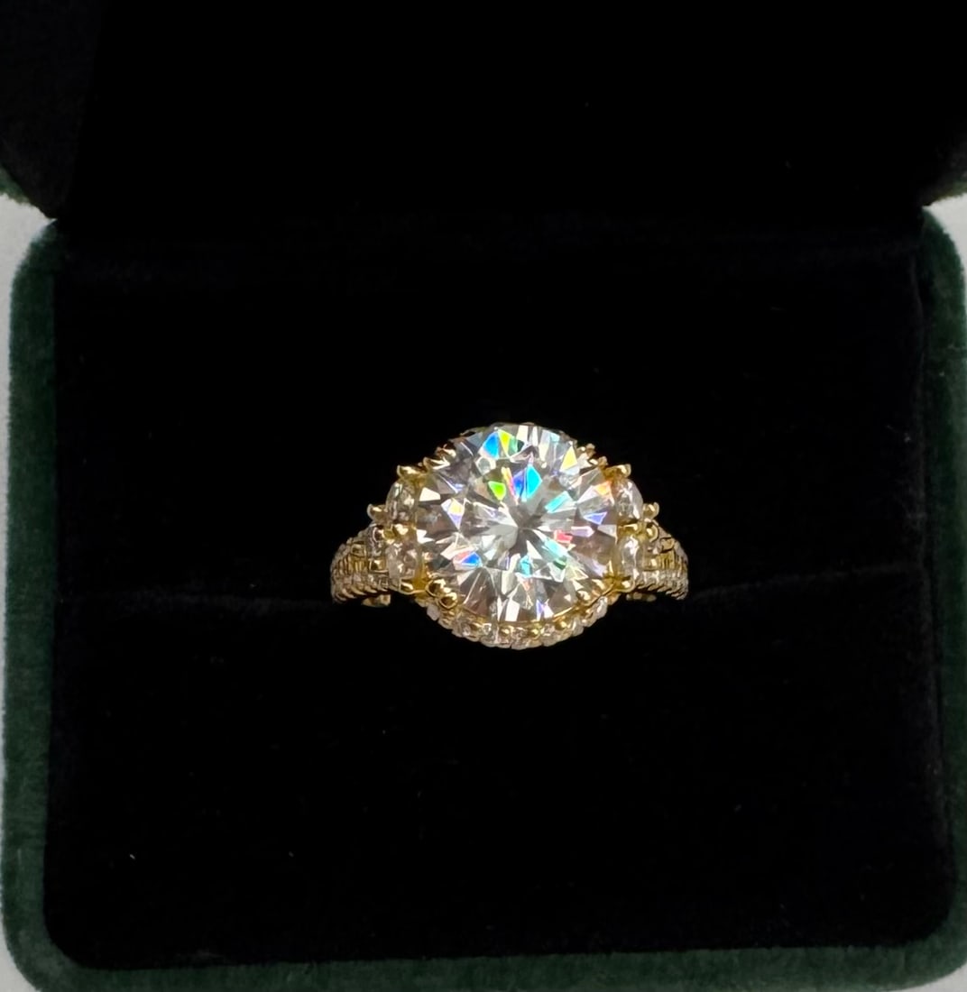 Yellow Gold 5 Carats VVS Ring - 2