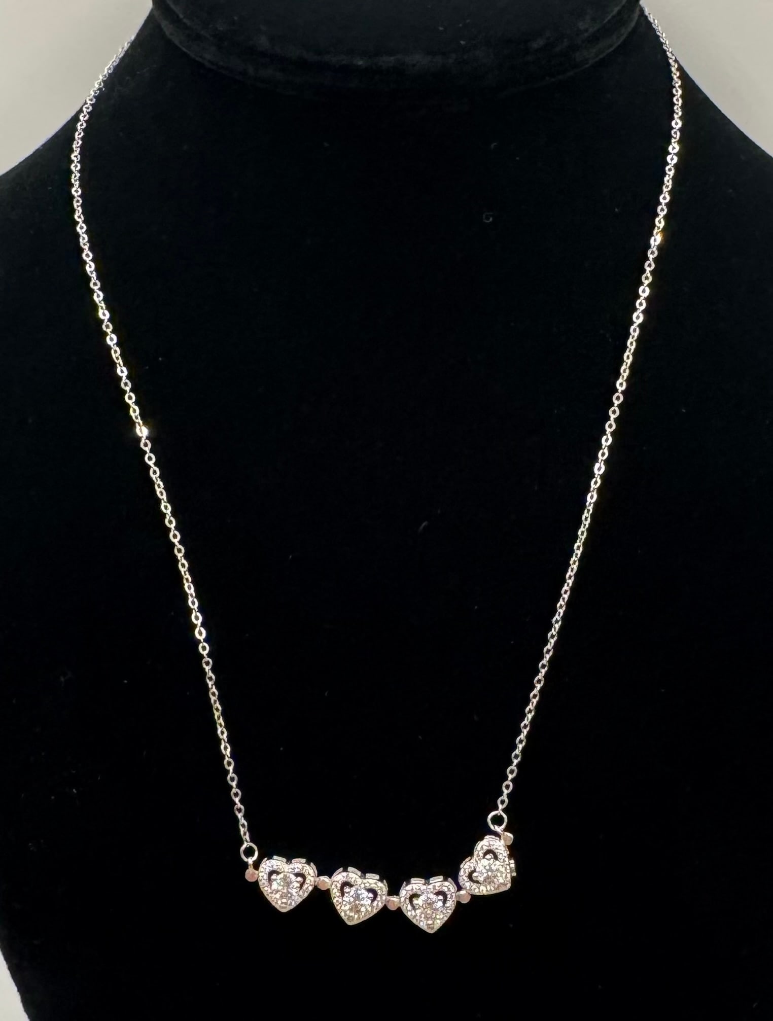 Hearts VVS Necklace (1 of 2)