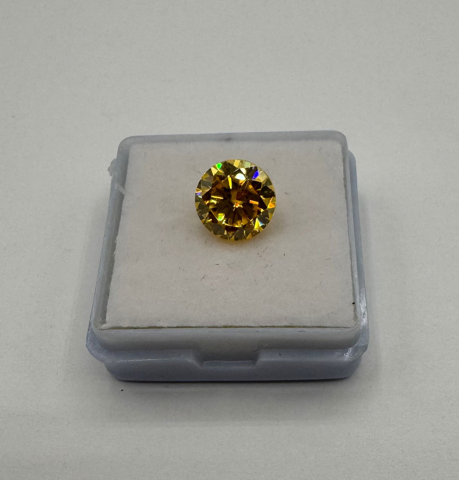 Brilliant Round Cut 1.00ct+ Vivid Canary Yellow Moissanite - Diamond Tester Positive - 2