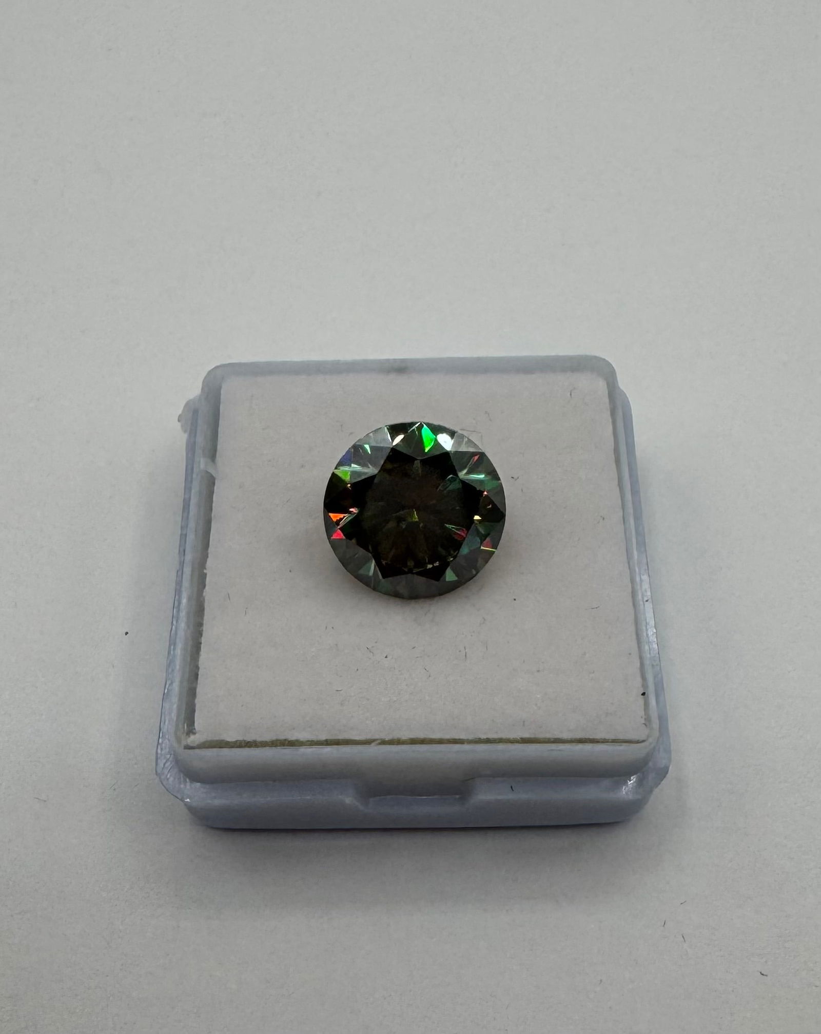 5.00 Carat Round Brilliant Cut Green Moissanite (1 of 1)