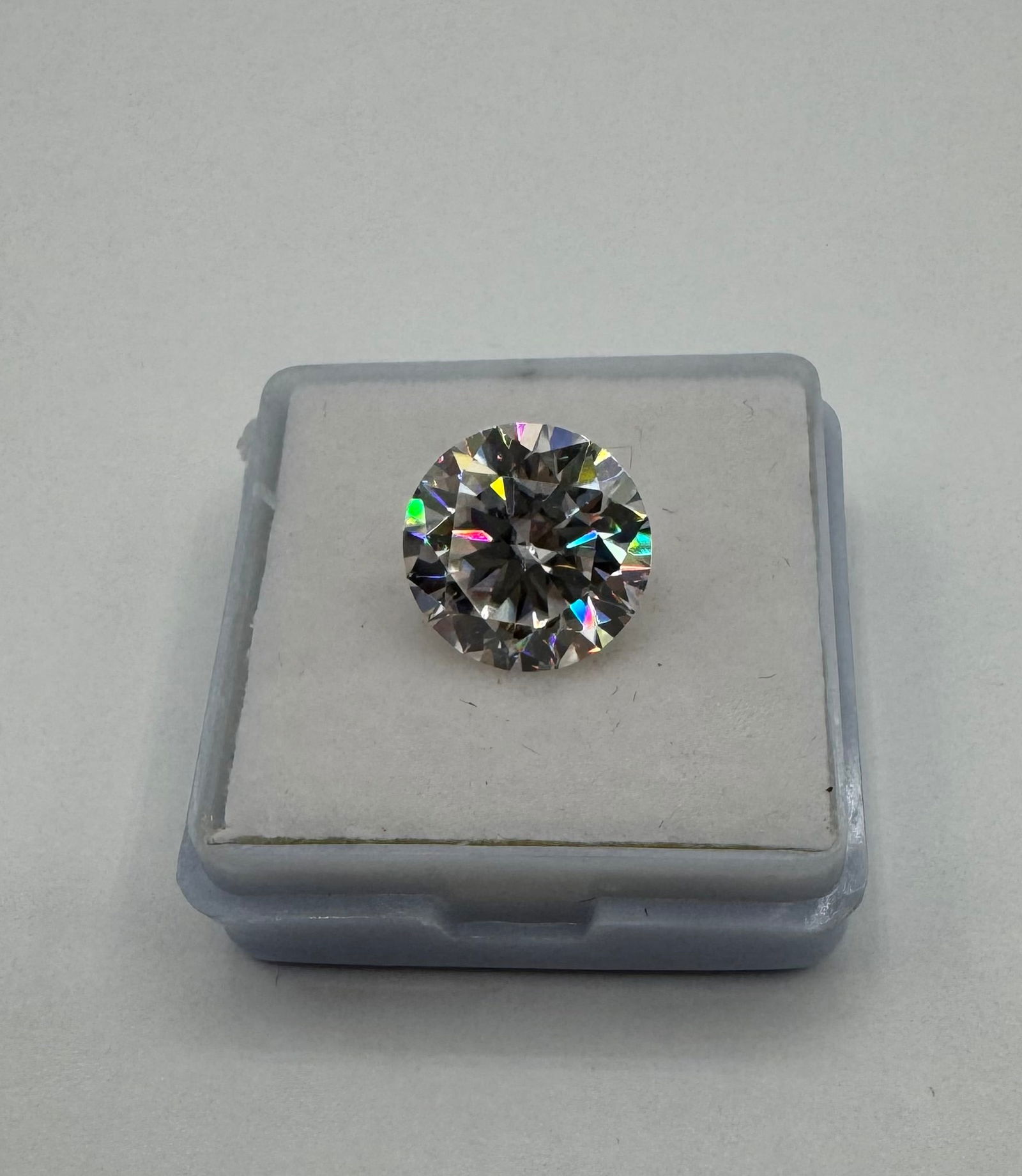 5.00 CT Round Brilliant Cut Moissanite - GRA Certified - VVS1 D Color - 2