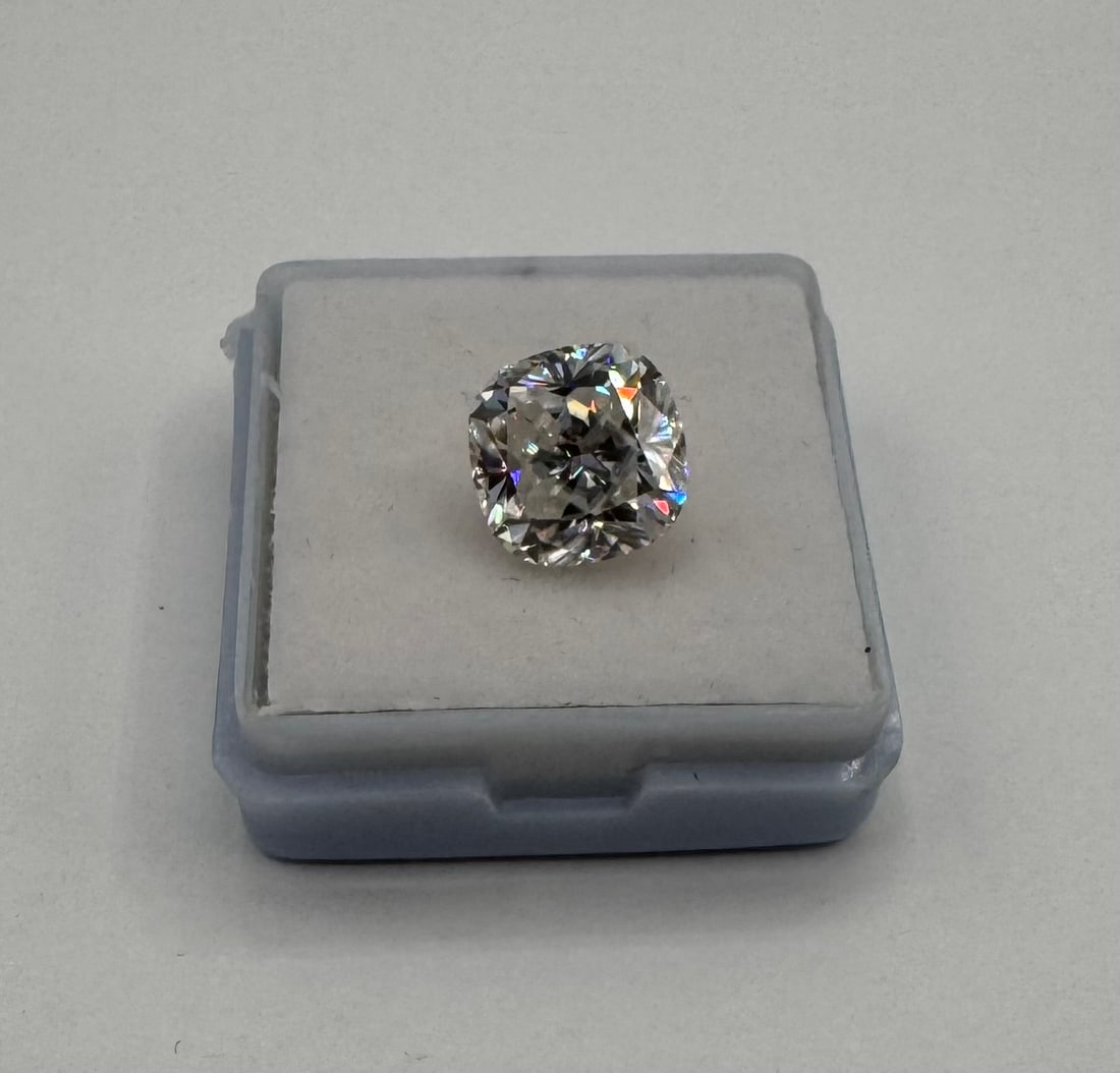 4.50 CT Cushion Cut Moissanite certified - 2