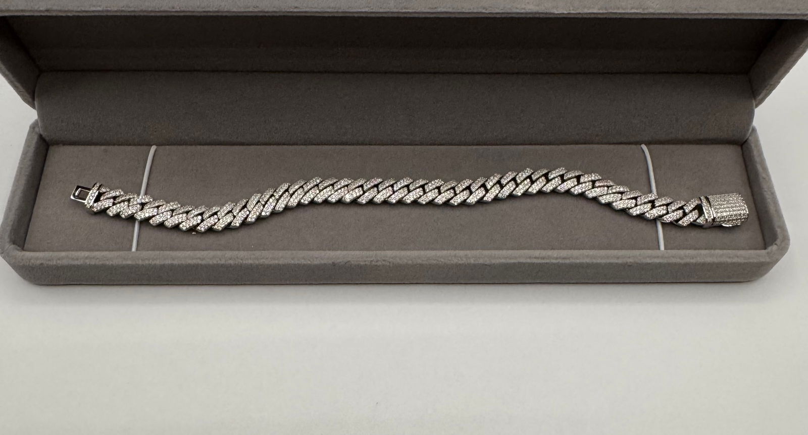 8" Iced Out Cuban Link Bracelet - Moissanite VVS1 D Color - 18K Gold Plated 925 Silver - 3