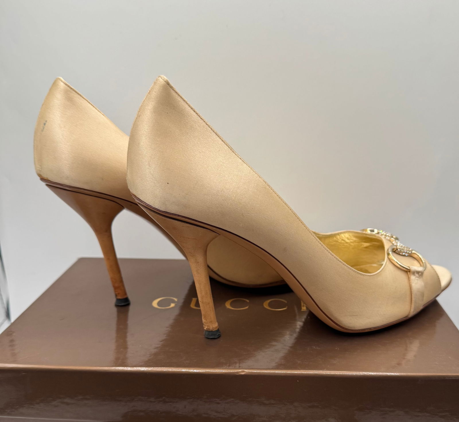 Gucci Champagne Satin Peep-Toe Horsebit Pumps - 4