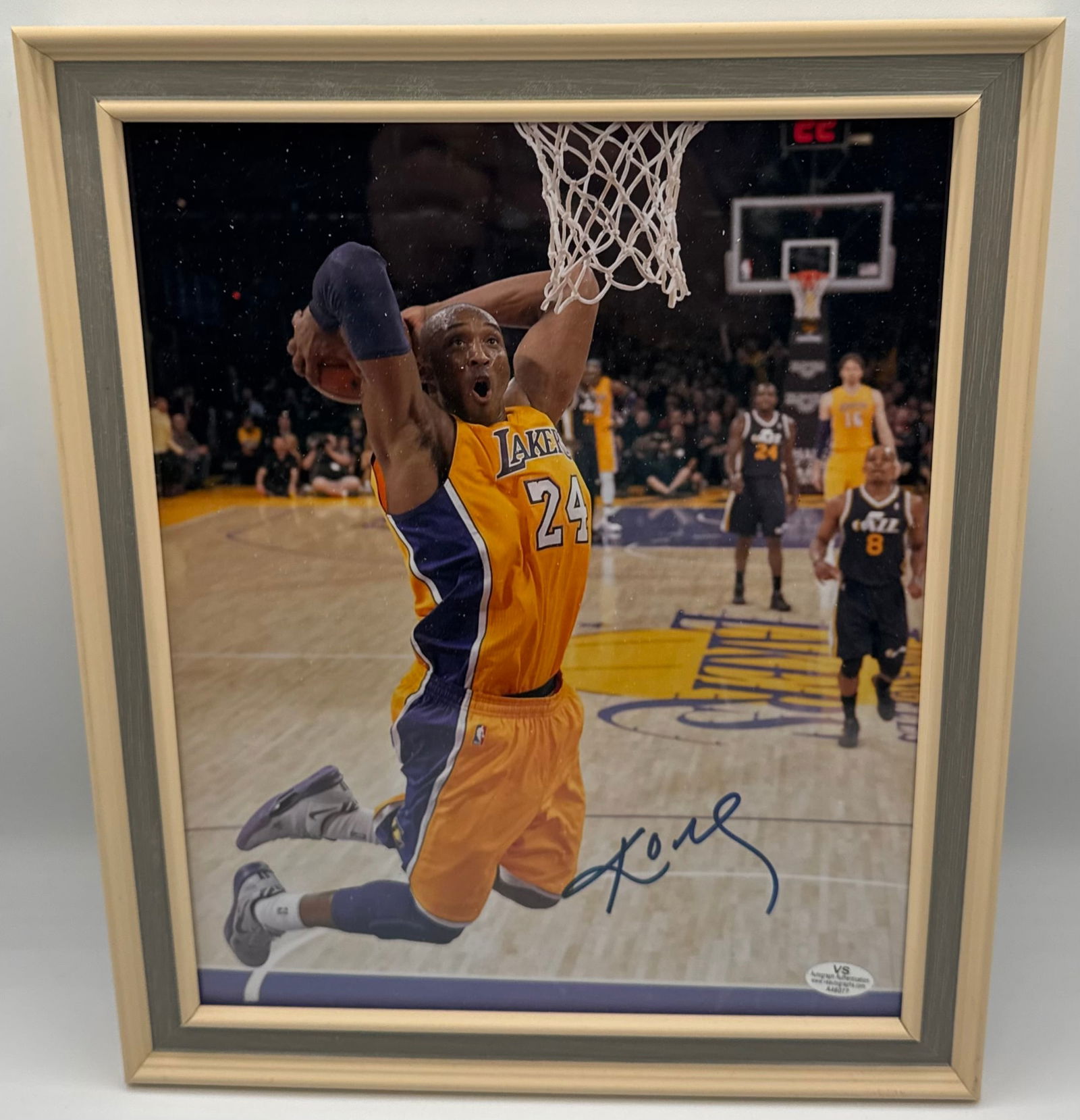 Kobe Bryant Autographed Framed 16x20 Photo - Lakers Certified (1 of 1)