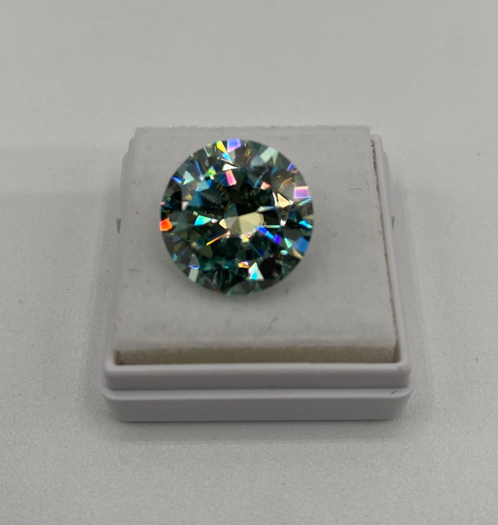 10.00 CT Round Brilliant Cut Moissanite - GRA Certified - Passes Diamond Tester (1 of 2)