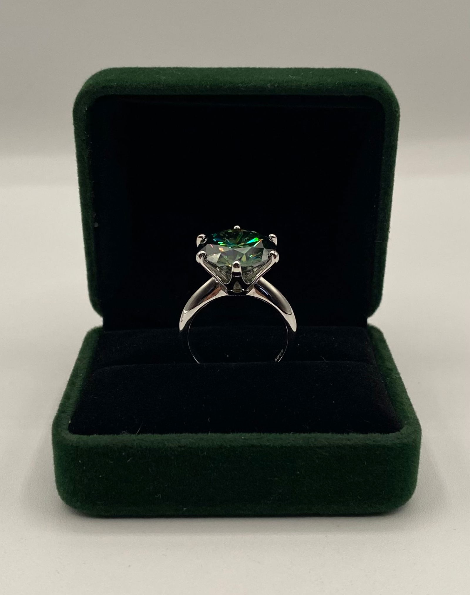 10.00ct Round Brilliant Moissanite Statement Ring - Passes Diamond Tester - GRA Certified - 2