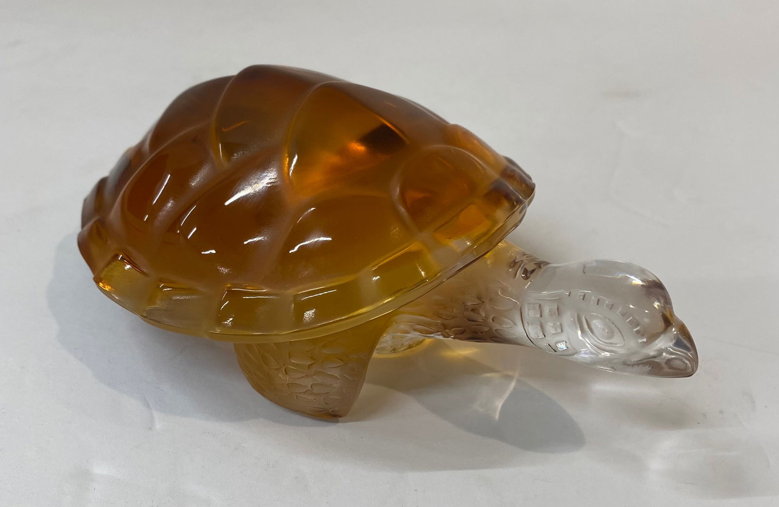 LALIQUE FROSTED CRYSTAL TURTLE SIGNED (1 of 2)