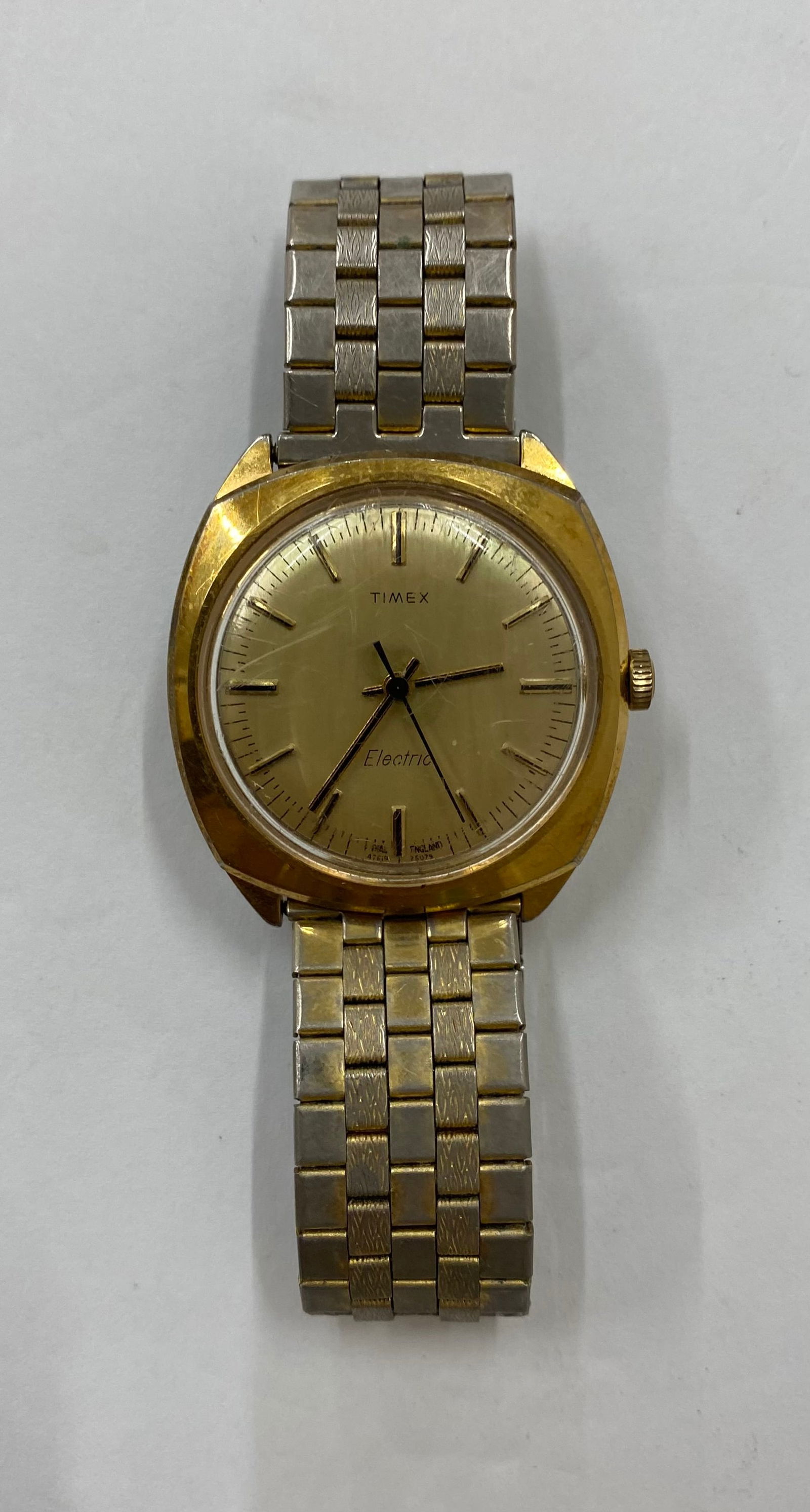Vintage Timex Electric Gold-Tone Men’s Wristwatch (1 of 1)