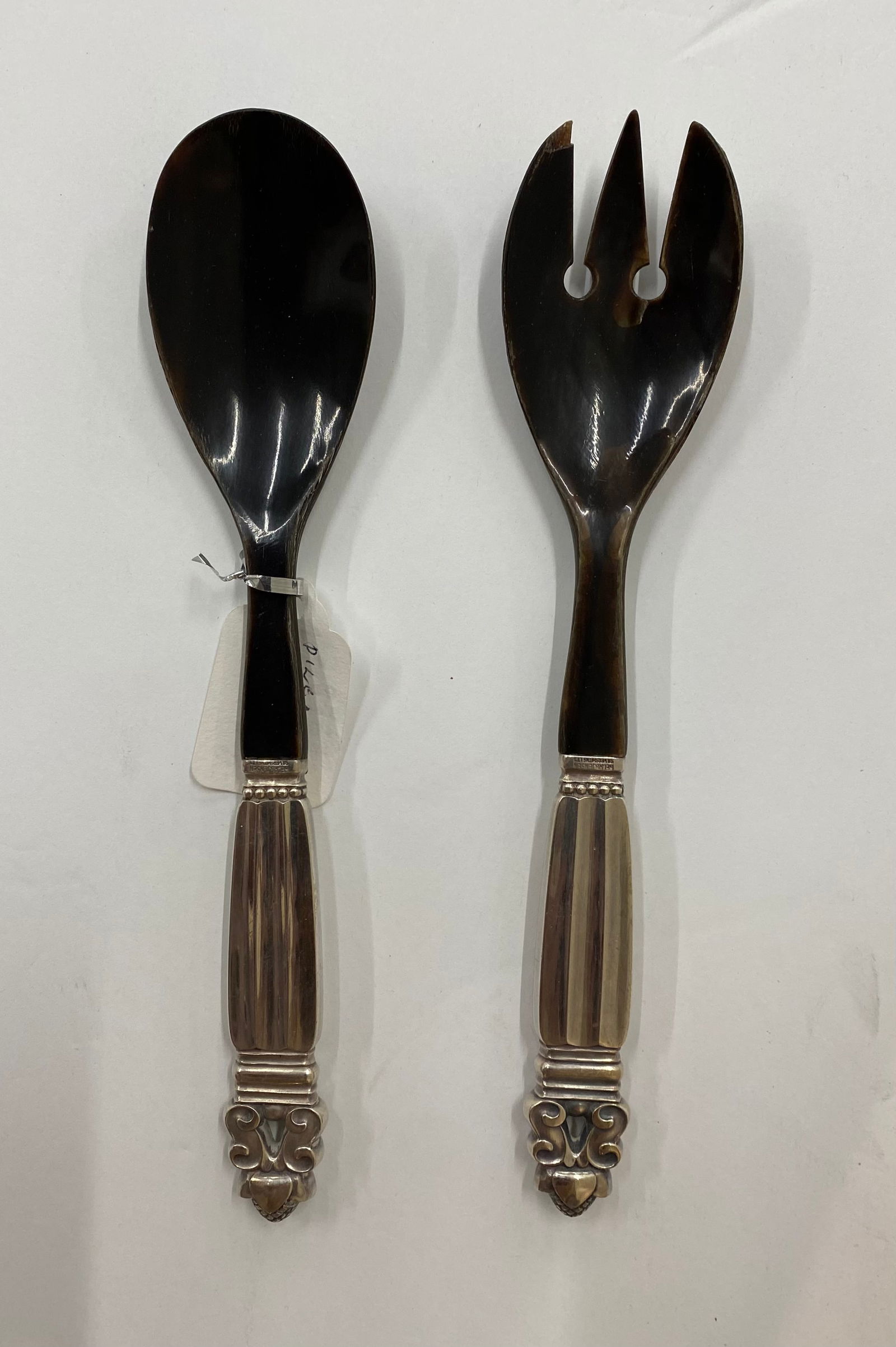 Georg Jensen Sterling Silver & Horn Salad Serving Set - Acorn Pattern: A stunning pair of vintage salad servers featuring the iconic Acorn (Konge) pattern, originally designed by Johan Rohde in 1915 for Georg Jensen. This set elegantly combines natural dark horn bowls wi