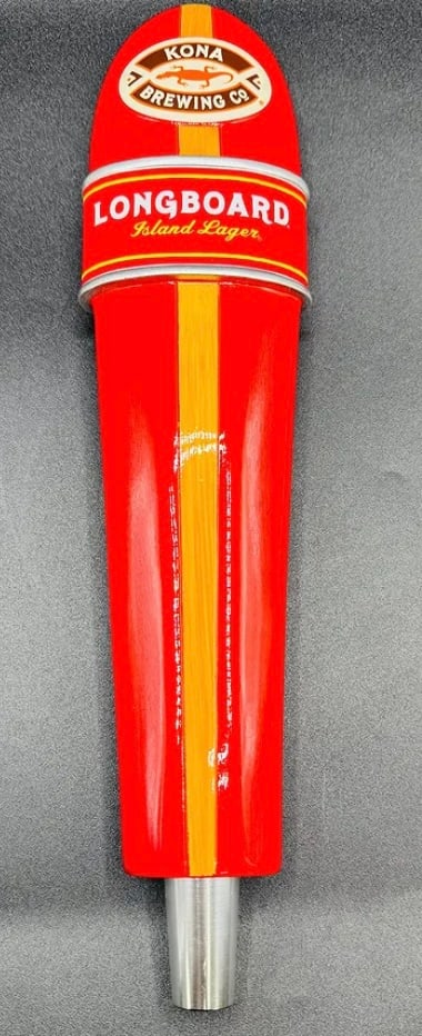 Kona Brewing Co. "Longboard" Island Lager Beer Tap Handle – Surfboard Shape: A stylized red and orange tap handle shaped like a classic longboard surfboard. Features the Kona Brewing gecko logo at the top. Perfect for coastal-themed decor. • Brand: Kona Brewing Co. ̶
